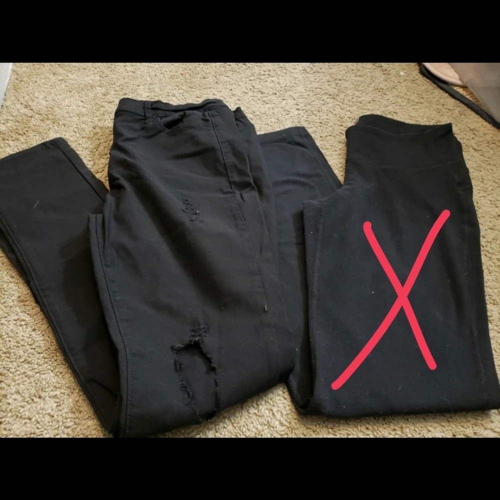 Black Stretch Ripped Jeggings sz Large